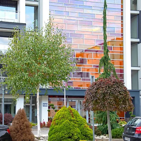 Szyndzielnia Park No 23 # Z Kortem Tenisowym, Rowerownia # Lux # Nestapartmenty Бельско-Бяла