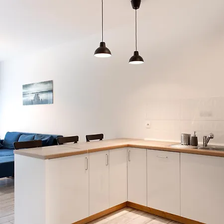 Szyndzielnia Park No 23 # Z Kortem Tenisowym, Rowerownia # Lux # Nestapartmenty Апартаменты Бельско-Бяла